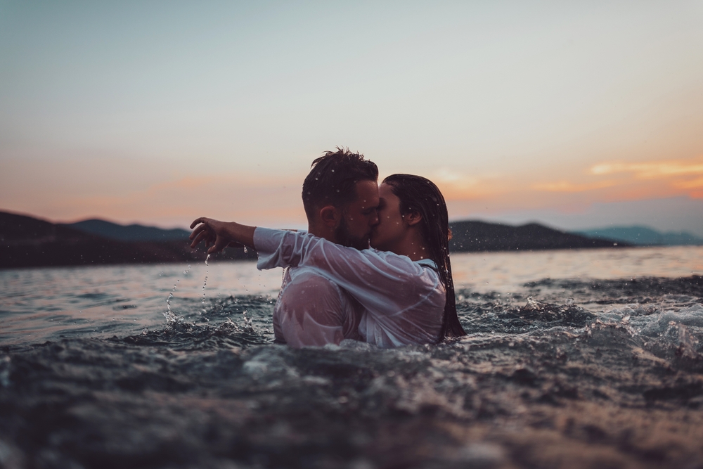 11 Dream of Kissing Someone Meanings